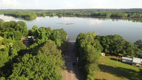 Alabama-River-in-Boykin,-Alabama-with-drone-video-moving-forward-wide-shot