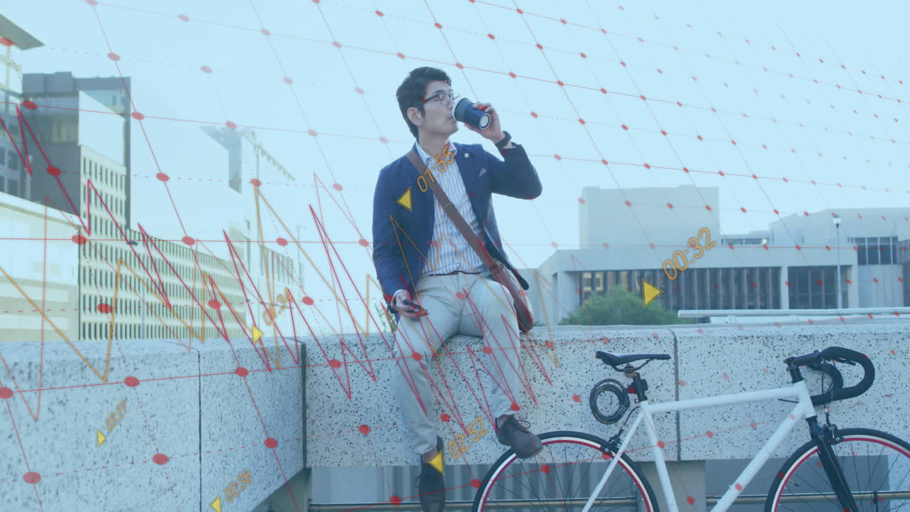 아시아 사업가들이 커피를 마시면서 금융 데이터 처리의 애니메이션