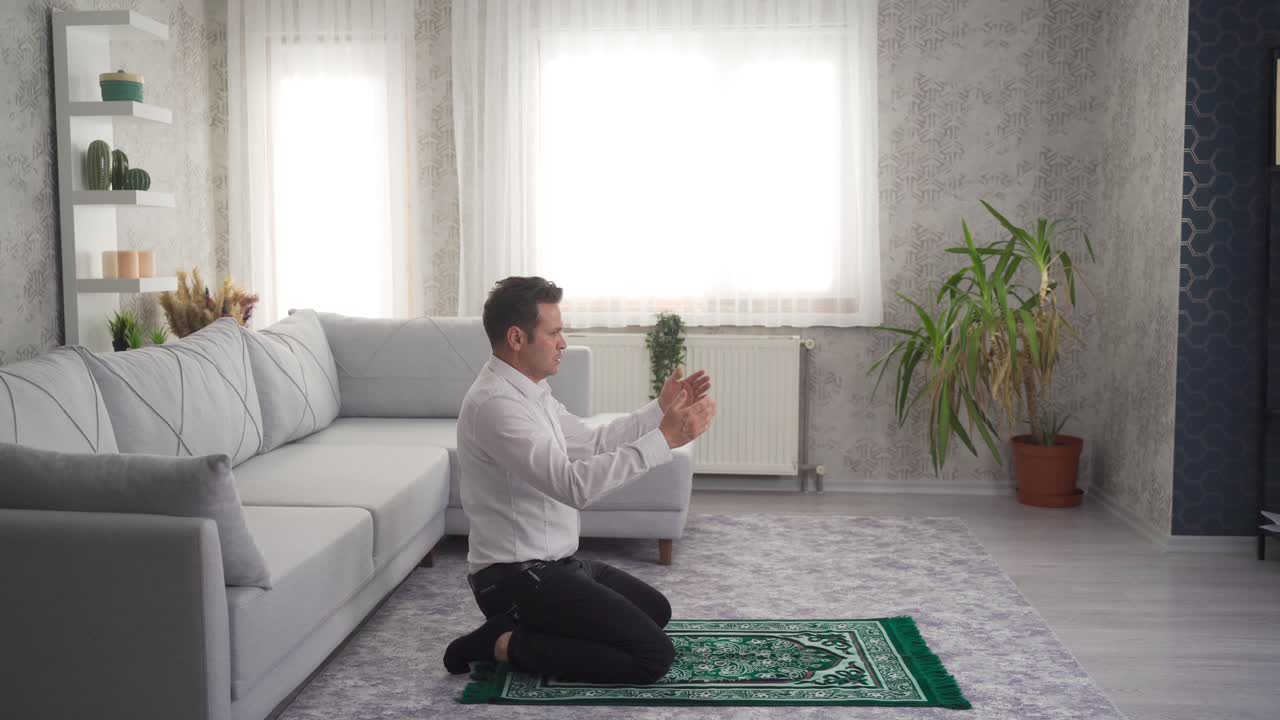 무슬림. 기도하기 위해.