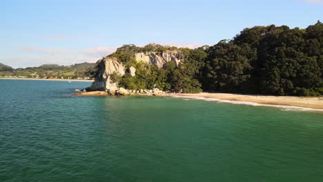 Heading-into-shore-in-Cooks-bay,-New-Zealand