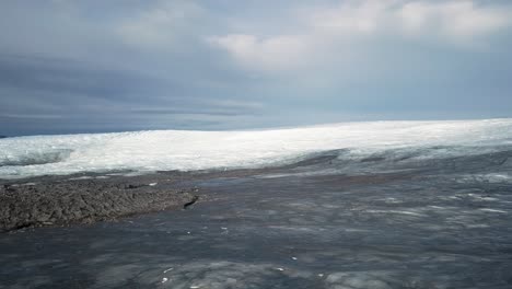 Vista-Aérea-Sobre-El-Casquete-Polar-En-Pinot-660,-Justo-En-Las-Afueras-De-Kangerlussuaq,-Groenlandia