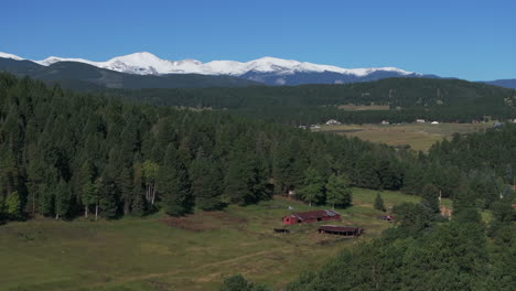 la primera nieve en el monte denver cielo azul evans 14er pico temprano otoño otoño hermoso pájaro azul clara mañana amanecer día colorado montañas rocosas círculo lentamente movimiento derecho