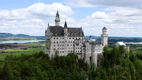 Castillo-De-Neuschwanstein-Alpes-Bávaros-Alemania