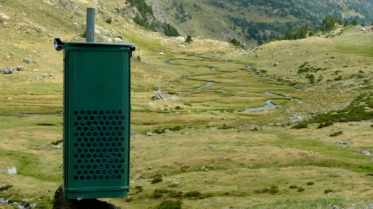Rifiuti e Natura