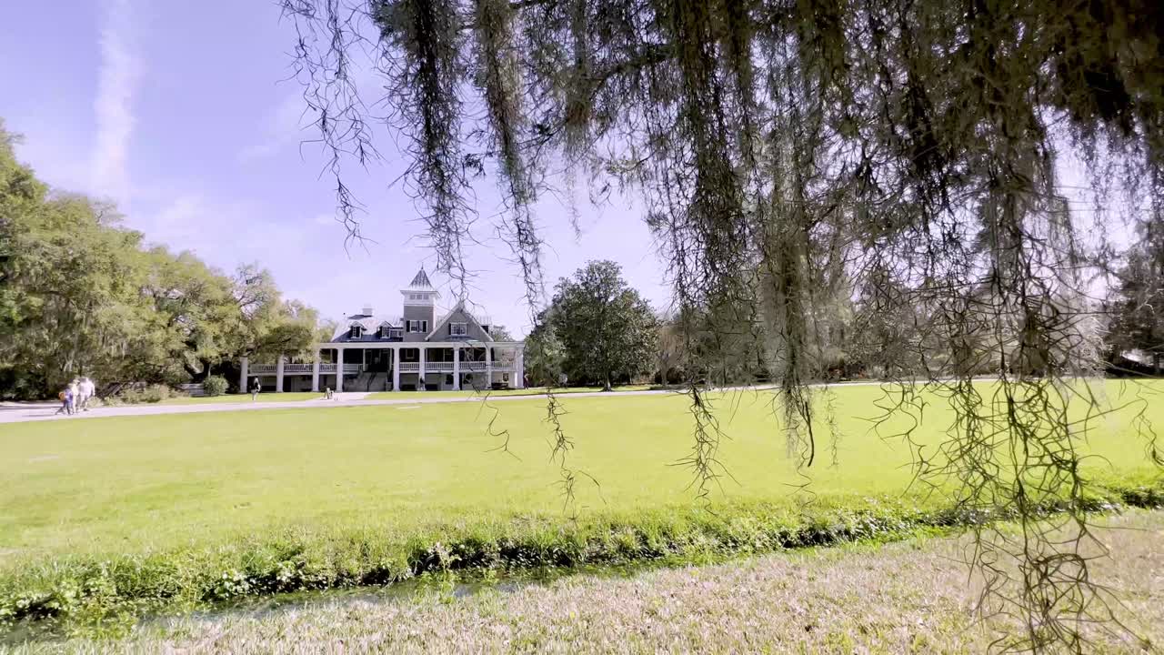 사우스캐롤라이나 주 찰스턴의 스페인 이끼 목련 정원