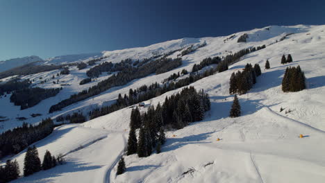 Freeriders-En-Pista-De-Esquí-En-La-Montaña-Reiterkogel-En-Invierno