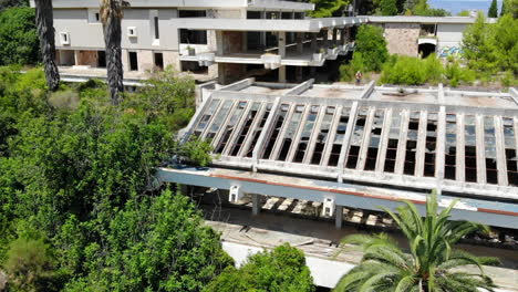 Aerial-drone-shot-of-an-old-hotel-in-Jelsa-on-the-island-of-Hvar,-Croatia