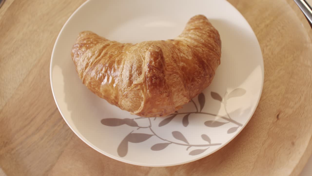 croissant en un plato