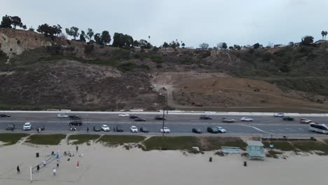 Vista-Aérea-De-La-Playa-Y-Los-Acantilados-De-Malibu