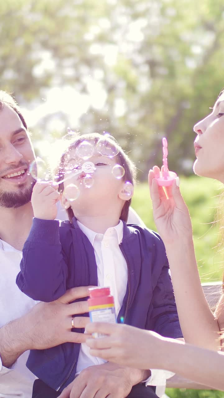 공원에서 가족 놀이
