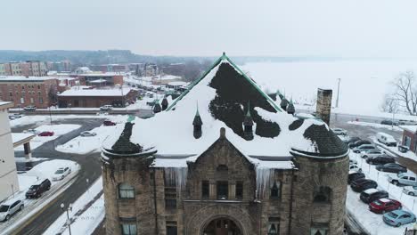 Antenne,-Mabel-Tainter-Theater-In-Menomonie,-Wisconsin-Im-Winter