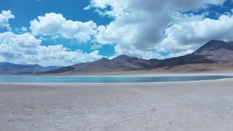 laguna miniques cerca de san pedro de atacama, chile, américa del sur