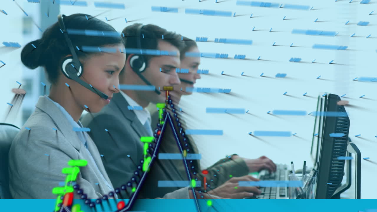 사무실에서 전화 헤드을 사용하는 다양한 비즈니스 사람들 위에서 그래프와 데이터 처리의 애니메이션