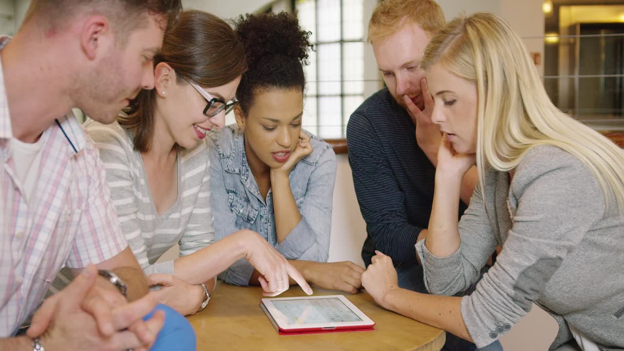 gente pensando en proyecto