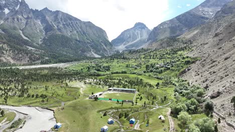 el suelo verde del valle de basho en skardu