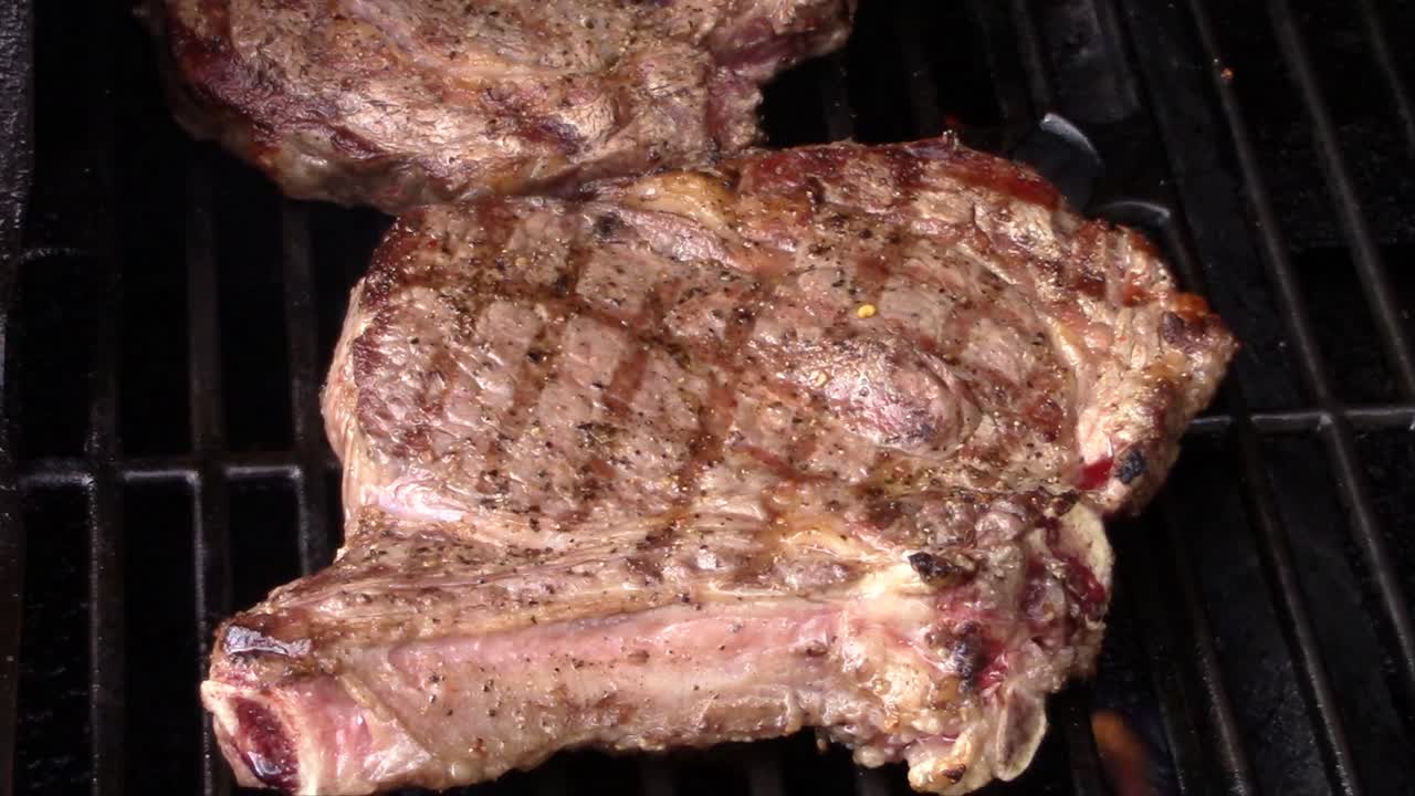 mi esposa y decidimos tener un filete de barbacoa para cenar y disfrutar de la hermosa noche