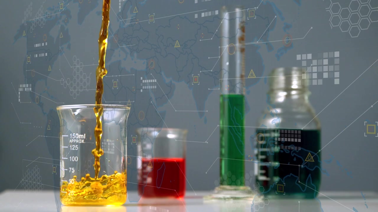 Animazione di una mappa del mondo con elaborazione dati sopra becher contenenti liquido.