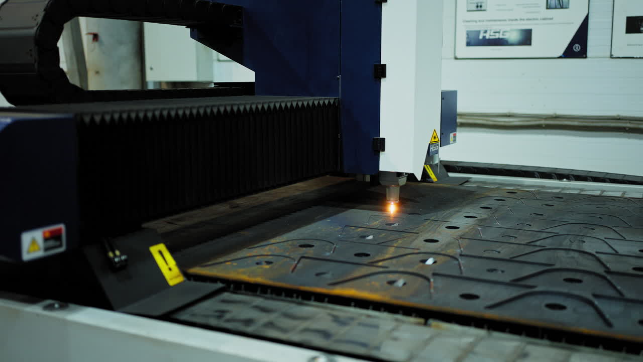 Máquina de corte láser en acción