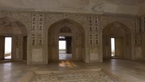 Das-Schöne-Design-Und-Die-Künstlerische-Architektur-Des-Glaspalastes-Im-Roten-Fort-In-Agra,-Indien