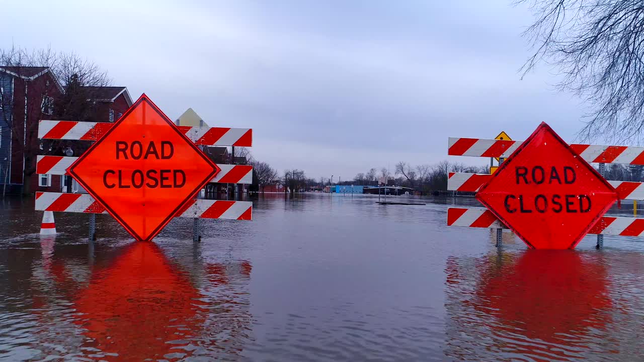 공중 드론 범람 강 수해 드론