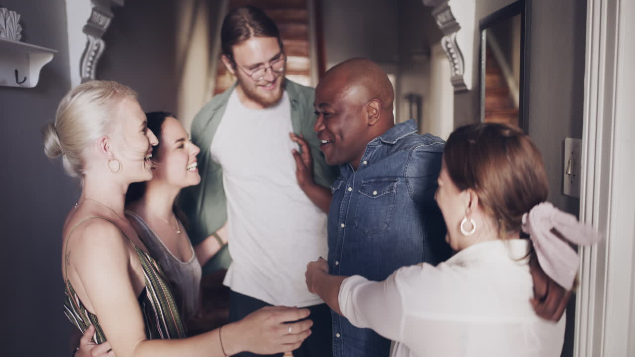 다양성, 친구들, 그리고 집에서 환영