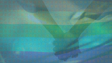 composición digital de ondear la bandera de grecia contra las olas en el mar