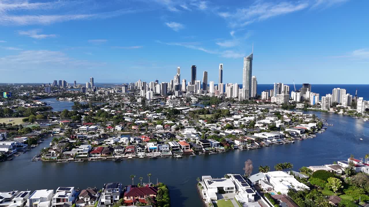 도시, 바다, 그리고 마천루의 드론 비행