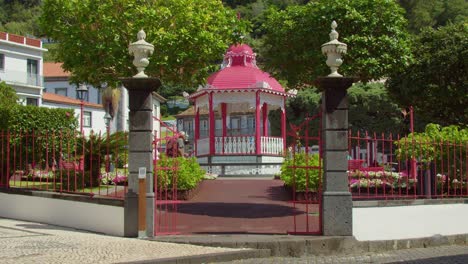 jardín público del pueblo de velas, isla de san jorge azores