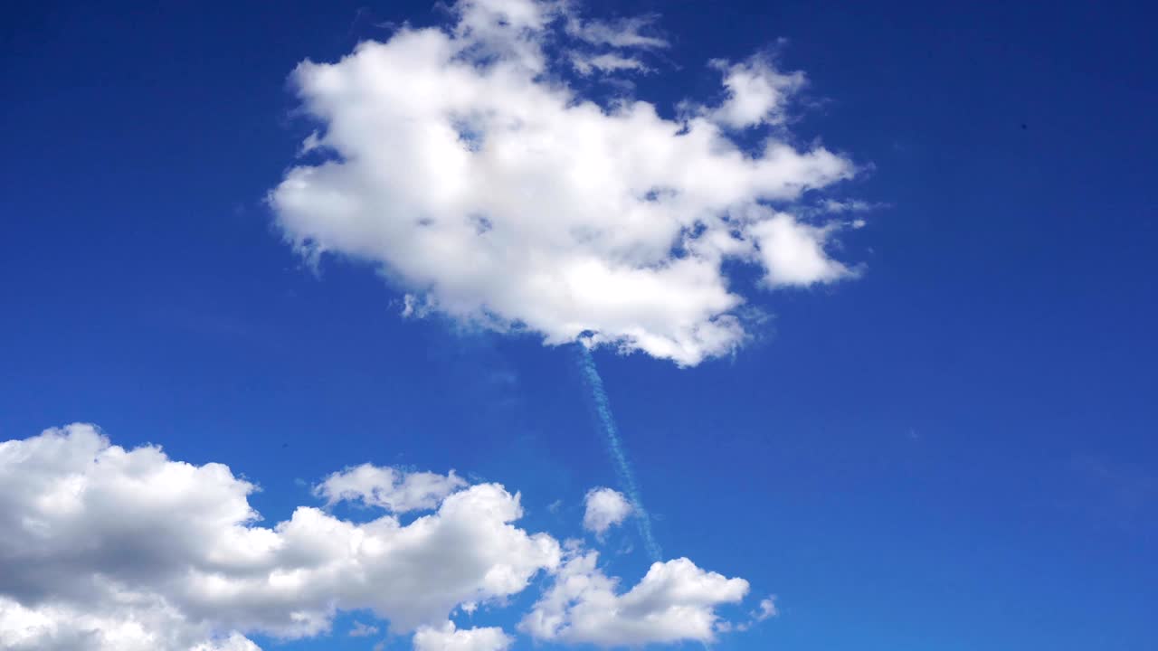 구름 속의 에어쇼