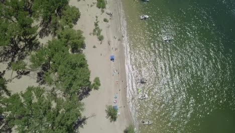 Aerial-top-down-shot-of-beach-in-Glendo-Wyoming