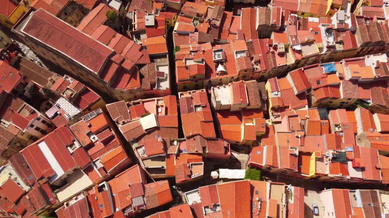 fondo colorido del techo de una ciudad italiana del sur de europa, bosa, cerdeña