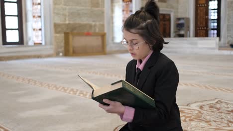 Boy-reading-quran