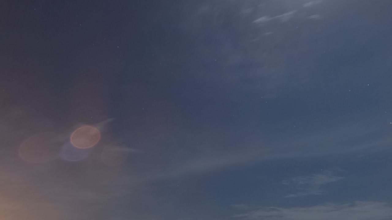 달빛에 떠오르는 별 밤하늘에 구름 보케 렌즈 플레어