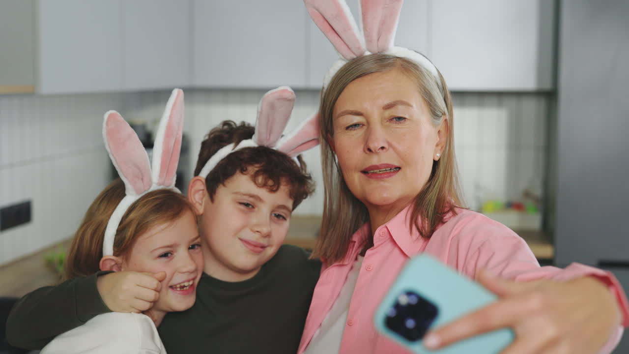 Grandfamily Easter Selfie