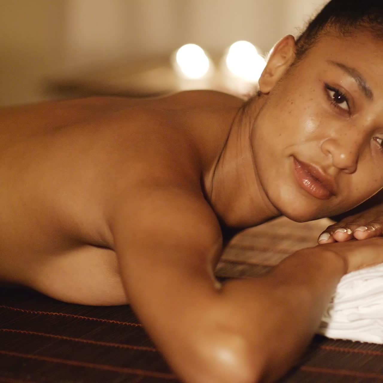 encantador, mujer joven, relajante