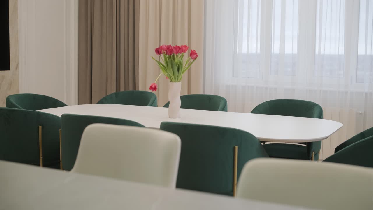 인테리어 방 디자인 및 장식의 비디오 현대적인 미니멀 스타일의 거실 및 식당 지역 스튜디오 아파트