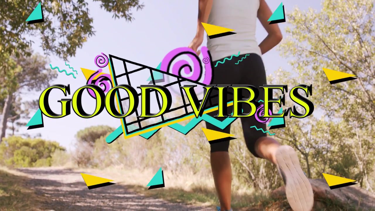 Corritrice che corre lungo un sentiero mentre una grafica 'Go' si anima trasformandosi in 'GOOD VIBES' per il fitness