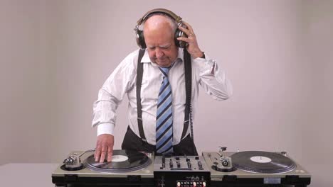 abuelo dj vid 01