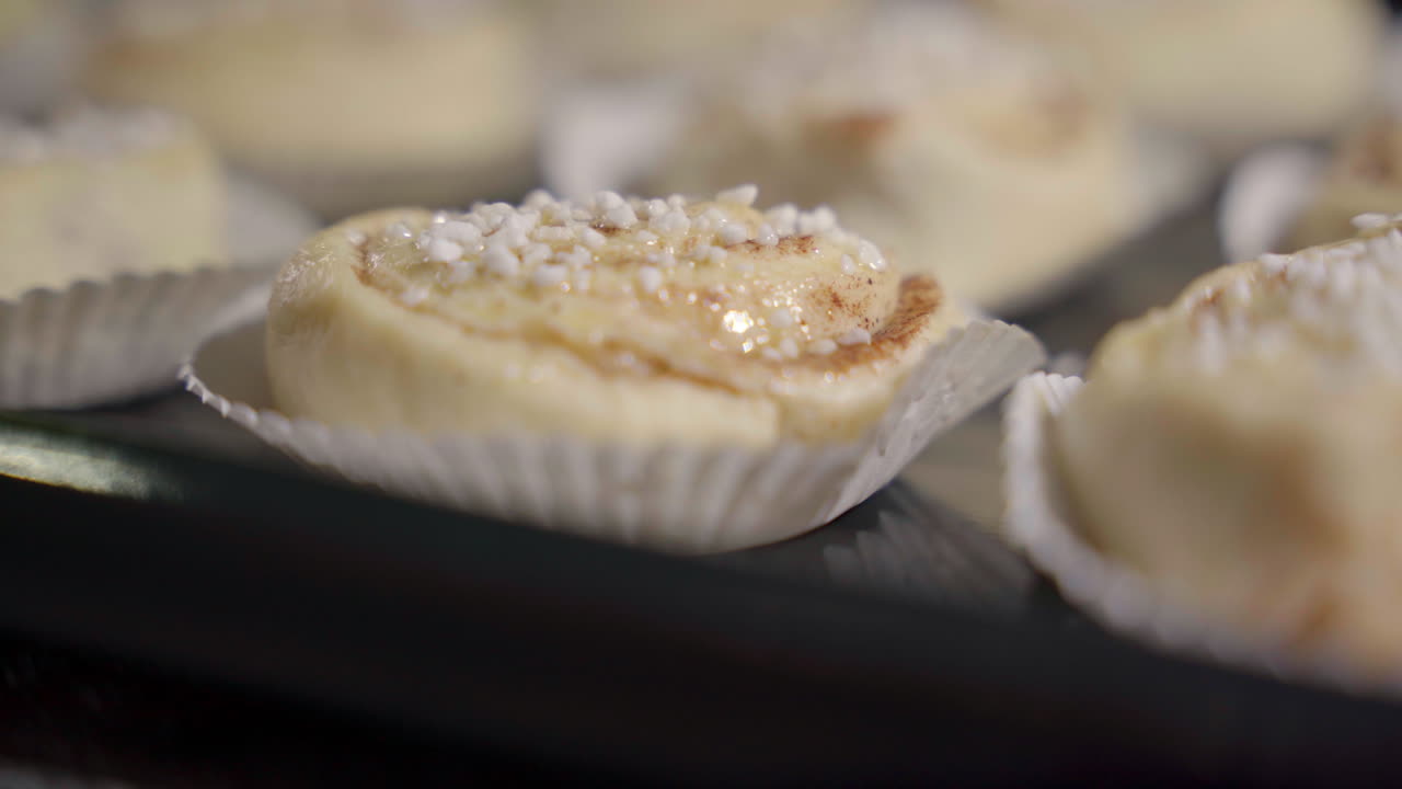 계피 빵의 중간 슬라이드 샷