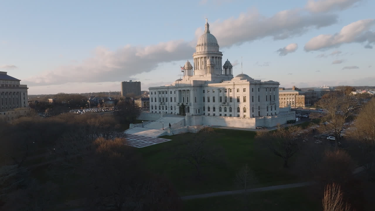 Luftfoto af Rhode Islands State Capitol. Optaget på en efterårsdag i Providence