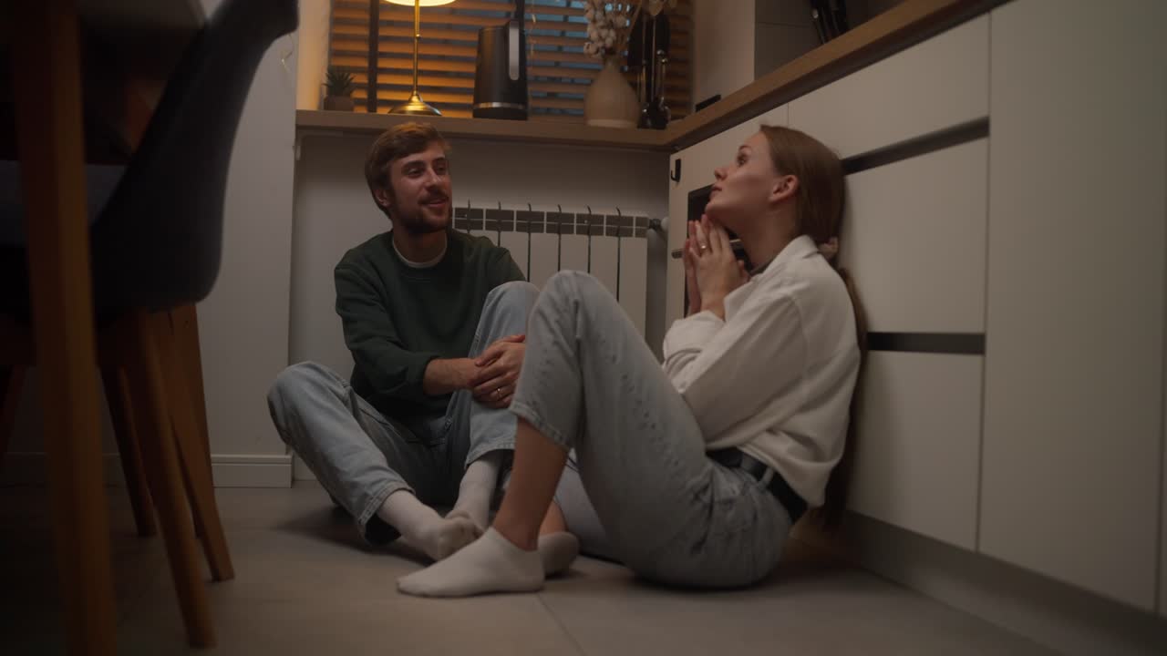 부부가 부에서 얘기하는 것