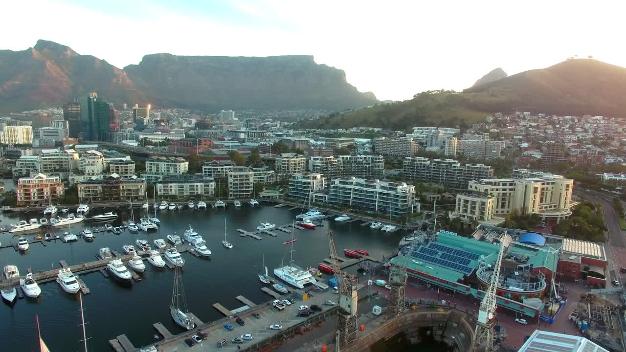 빅토리아와 알버트 해변의 높이에서