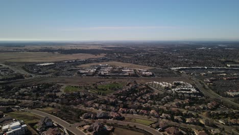 Panning-shot-of-Palladio-Mall-in-Folsom-and-the-Folsom-Ranch-development-south-of-highway-50