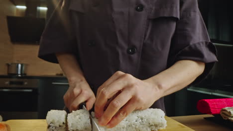 haciendo sushi