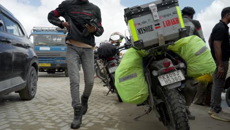 motorcycle road trip through ladakh, india