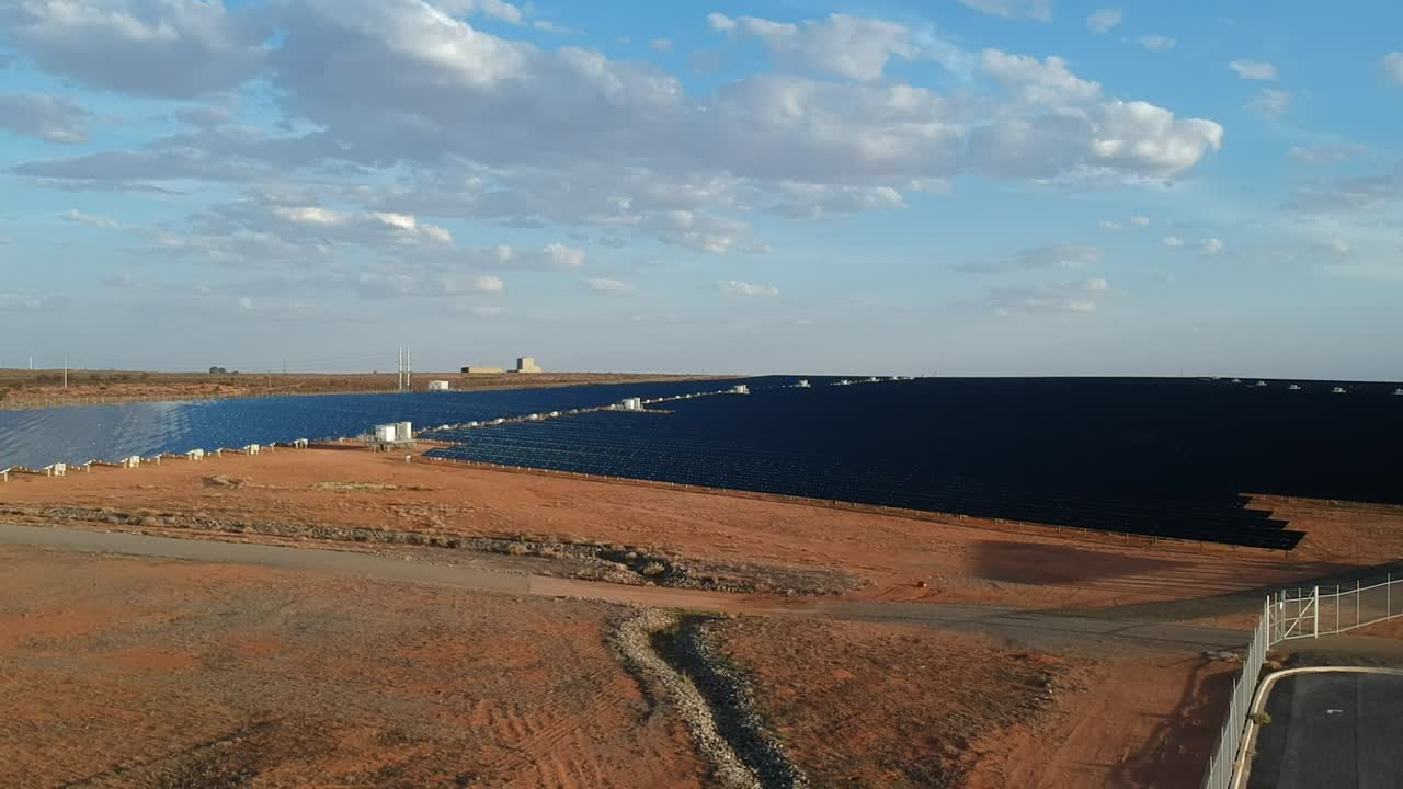 태양광 농장의 넓은 넓이