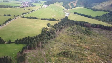 Forward-drone-shot-over-a-mountain-valley-in-Tatras,-Slovakia,-Europe