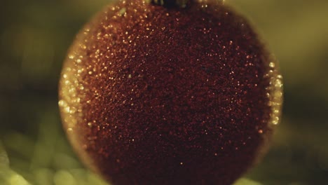 árbol de navidad y adornos con luces