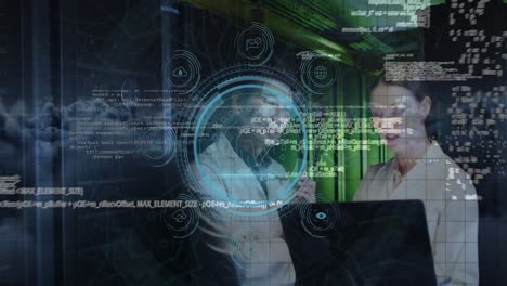 animación del procesamiento de datos sobre diversos trabajadores en la sala del servidor