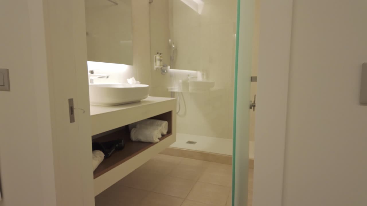 tracking in shot of Hotel bathroom in slow motion, Algarve